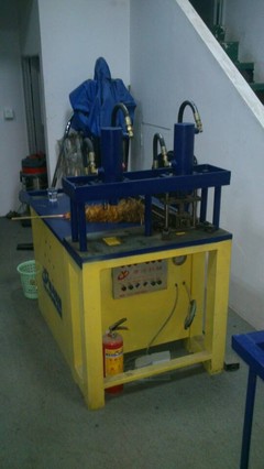 鋁合金防盜網沖孔機 進入戰略轉型的關鍵期_液壓機械欄目