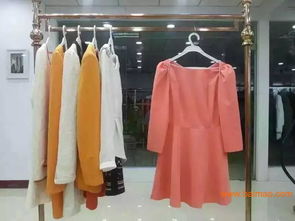 服裝廠家直銷新趨勢 尾貨與品牌折扣女裝的批發之道